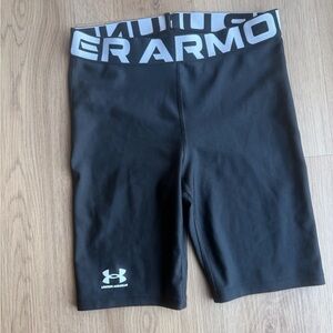 Under Armour Black Athletic Shorts Women Size Small Good Condition